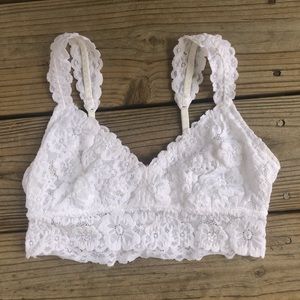 WHITE LACE AERIE BRALETTE